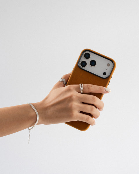 RustBend Leather iPhone 17 Case