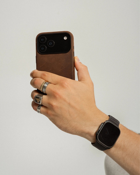 RustBend Leather iPhone 17 Case