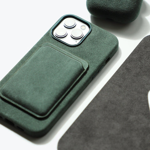 Alcantara MagSafe Phone Cardholder (Forest Green) - ALMA